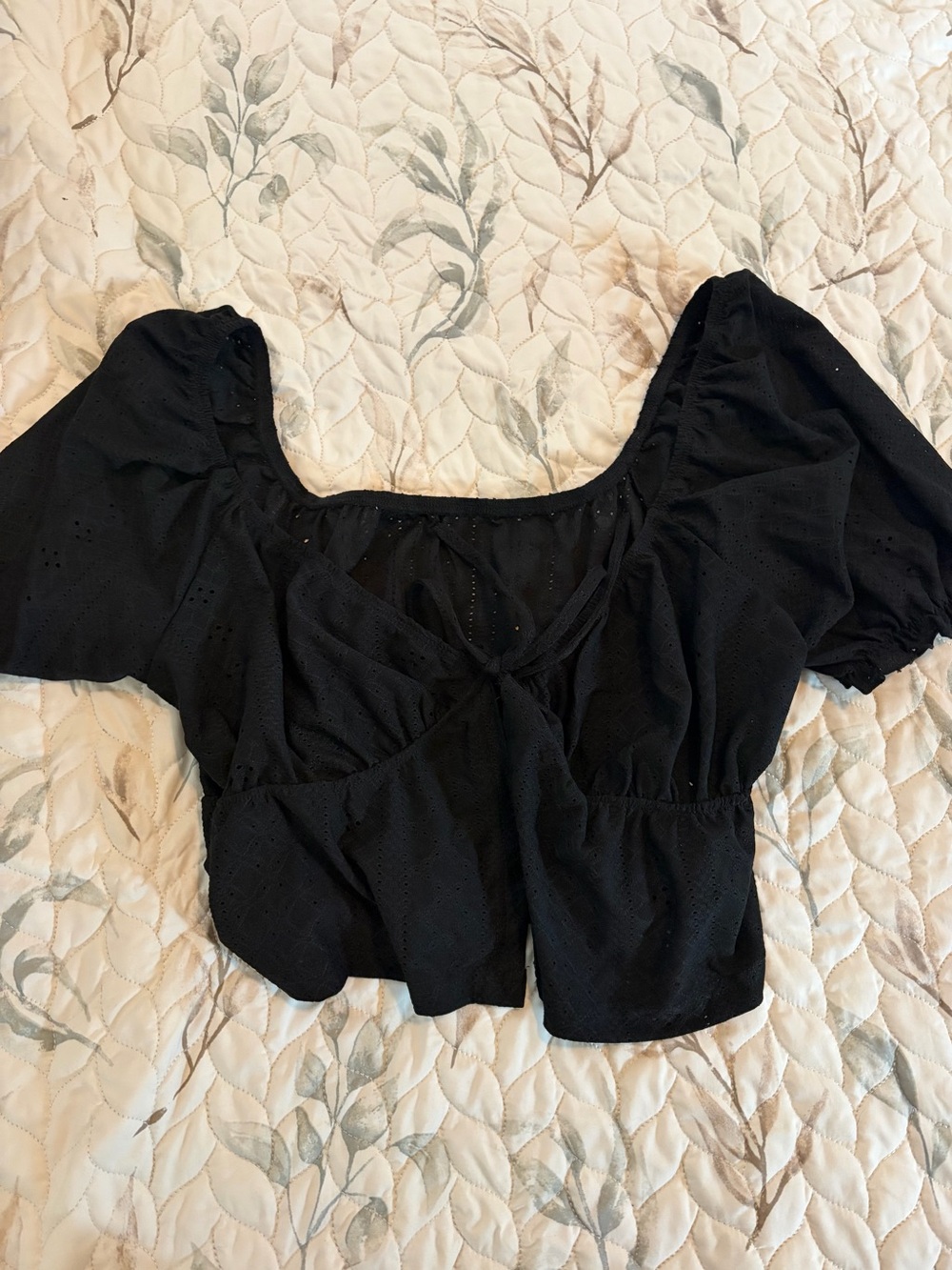 Women's Tie-Front Puff Sleeve Crop Top